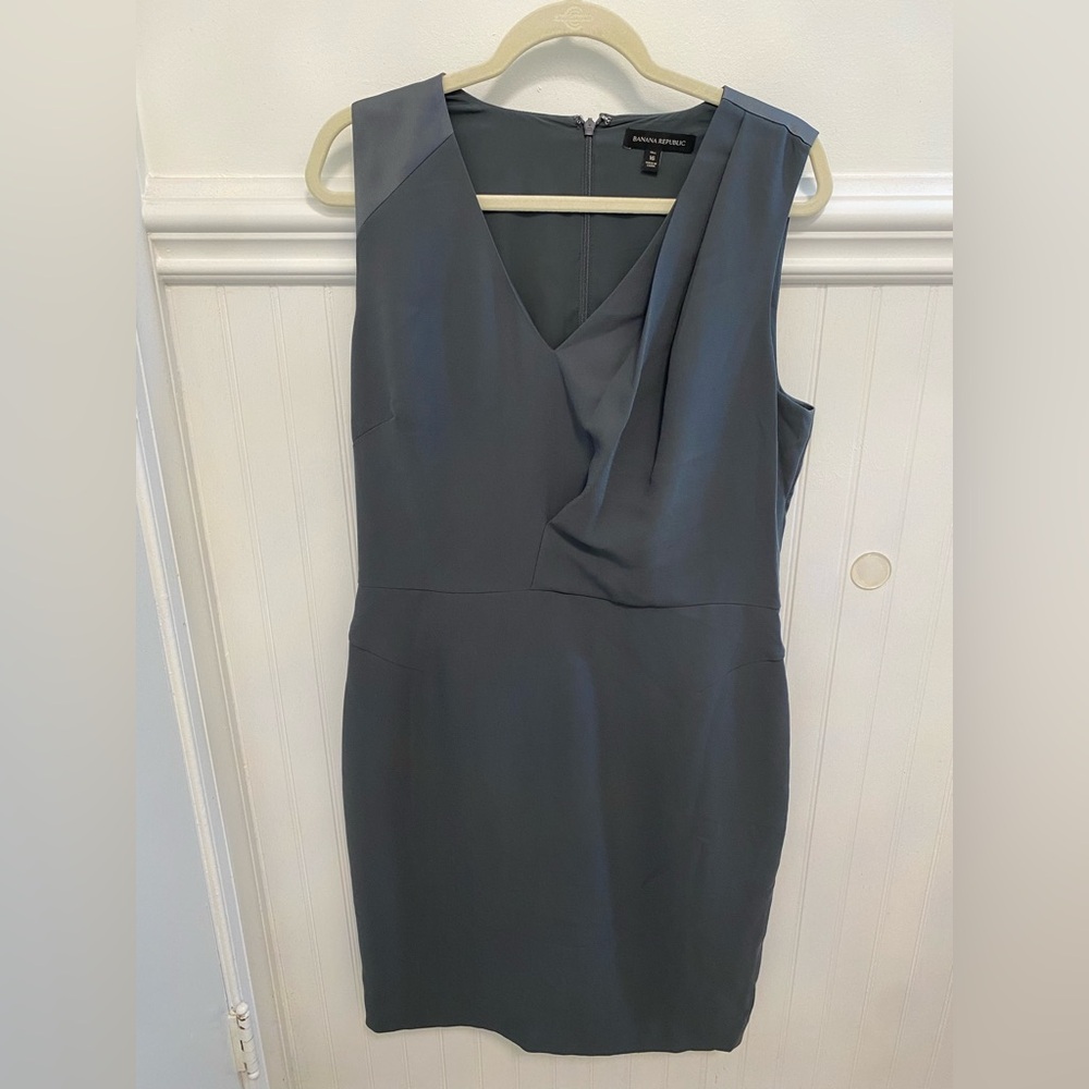 Banana Republic Sleeveless Gray Dress